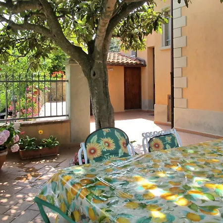 Dom wakacyjny Locazione Turistica Lodola - Cgo100 *